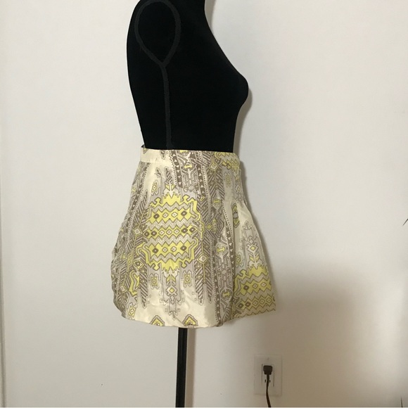 NWT ELLIATT YELLOW CREAM SHORT SILK BALLOON SKIRT GRAPHIC PRINT 2 SMALL - Picture 4 of 5